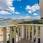 Vila Ivanovi Dvori *