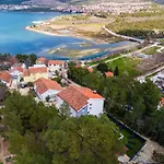 Ivanovi Dvori *