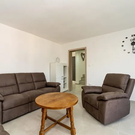 Ivanovi Dvori Villa Benkovac