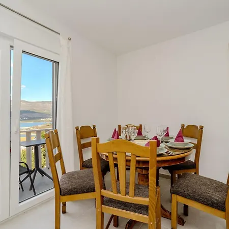 Ivanovi Dvori * Benkovac