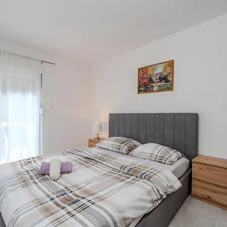 Ivanovi Dvori Villa *