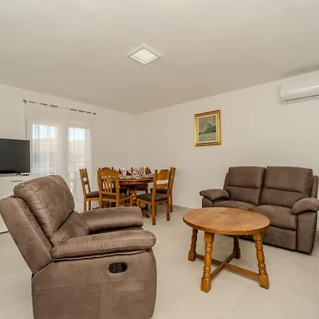 Ivanovi Dvori Villa Benkovac