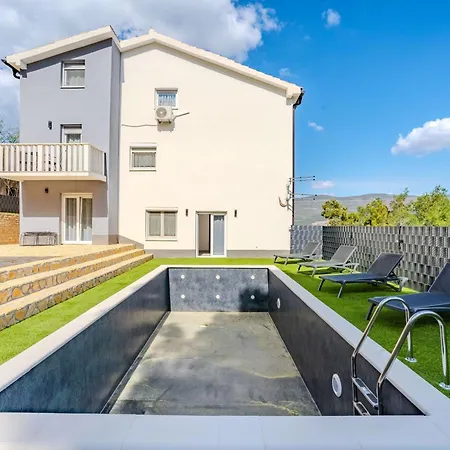 Ivanovi Dvori Villa Benkovac