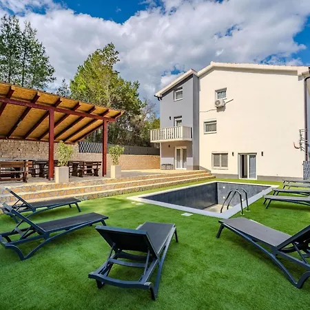 Villa Ivanovi Dvori Benkovac