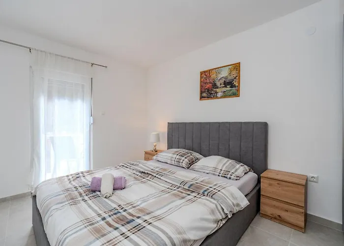 Ivanovi Dvori Villa *