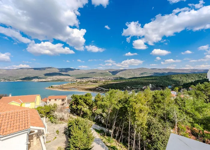 Ivanovi Dvori Villa Benkovac