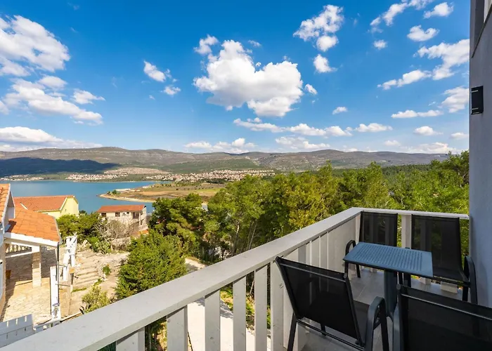 Ivanovi Dvori Villa *