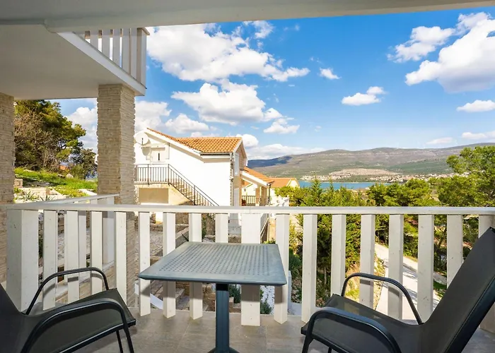 Ivanovi Dvori * Benkovac