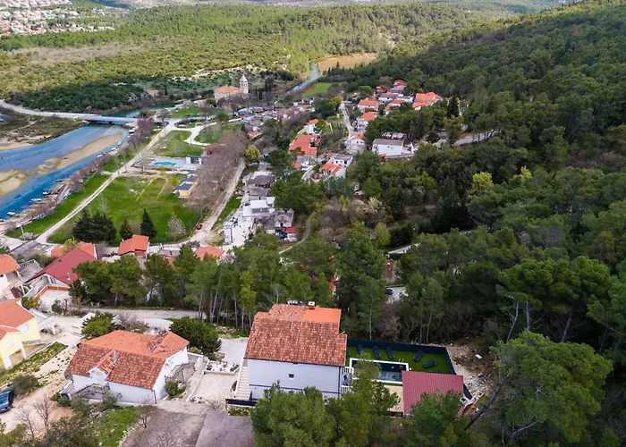 Ivanovi Dvori *