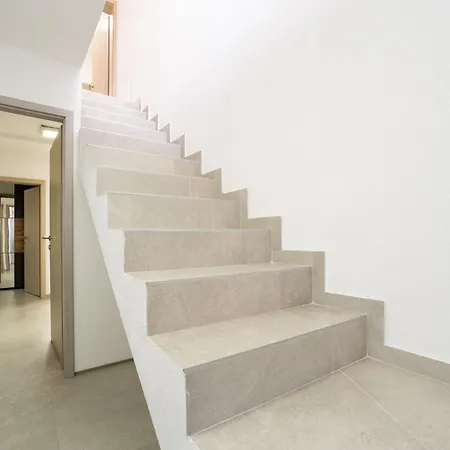 Ivanovi Dvori فيلة