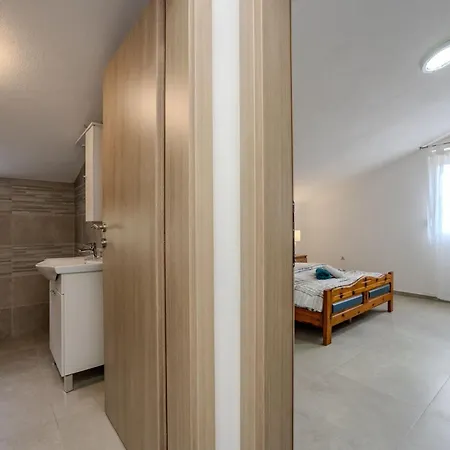 فيلة Ivanovi Dvori