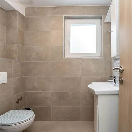 Ivanovi Dvori فيلة بنكوفاتش