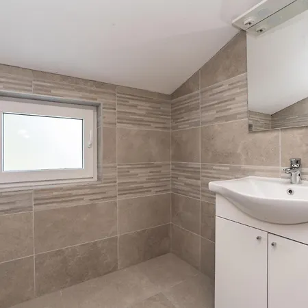 Ivanovi Dvori بنكوفاتش