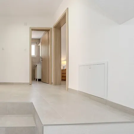 فيلة Ivanovi Dvori بنكوفاتش