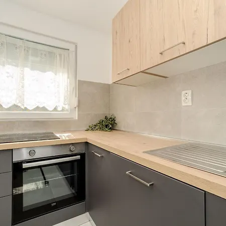 ヴィラ Ivanovi Dvori ベンコヴァツ