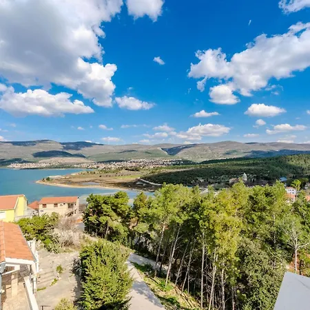 Ivanovi Dvori ヴィラ ベンコヴァツ