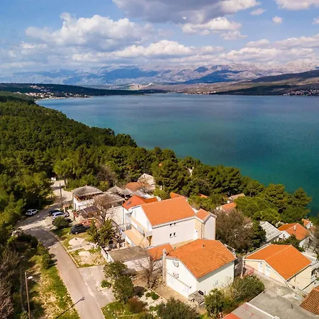 Ivanovi Dvori *