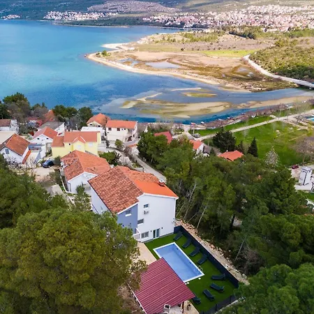 Villa Ivanovi Dvori