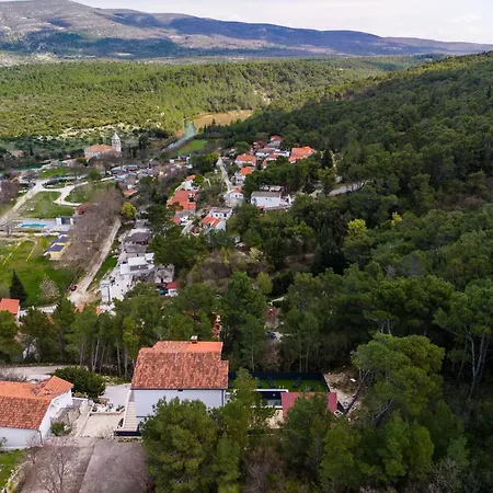 Ivanovi Dvori