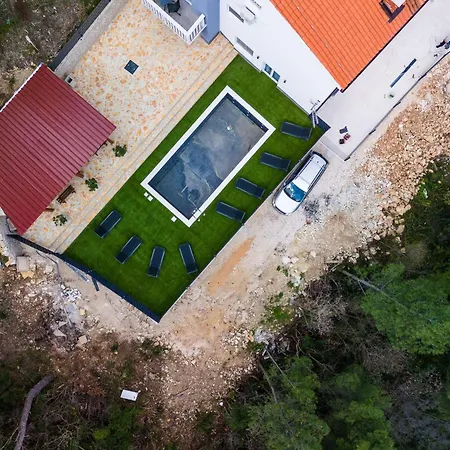 Villa Ivanovi Dvori *