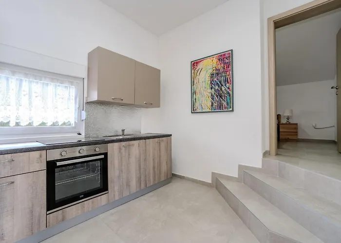 Ivanovi Dvori * Бенковац