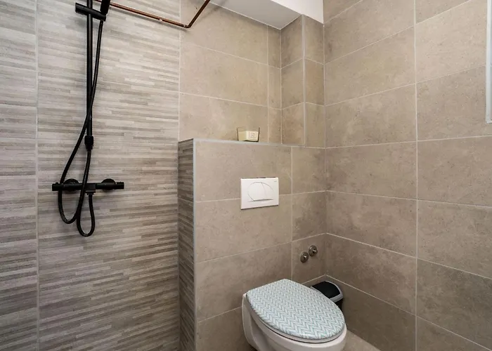 Ivanovi Dvori * Бенковац