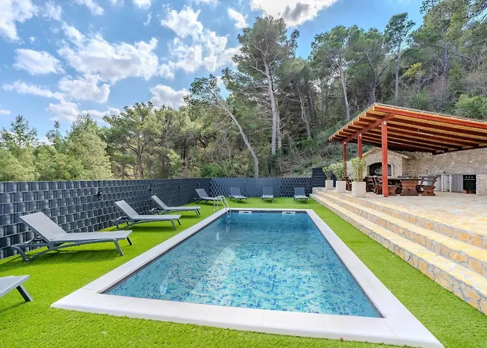 Ivanovi Dvori * Бенковац