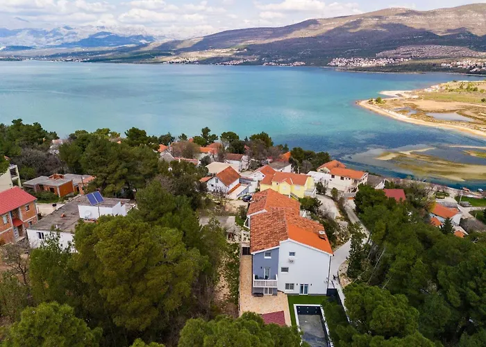 Ivanovi Dvori Бенковац