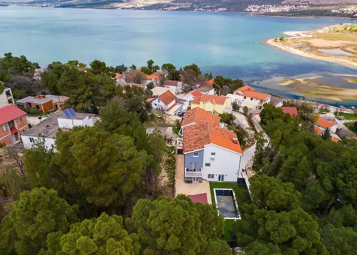 Ivanovi Dvori * Бенковац