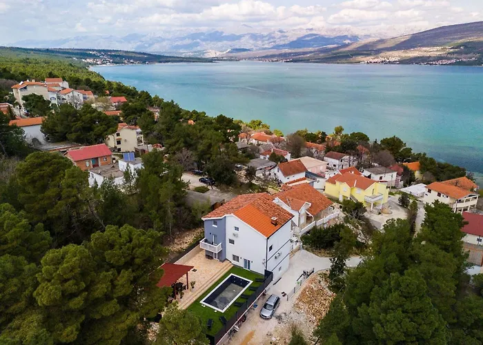 Ivanovi Dvori Вилла Бенковац